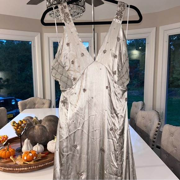 Zara Women’s Satin Dress with Embroidery Limited Edition Size L NWT - Picture 10 of 16